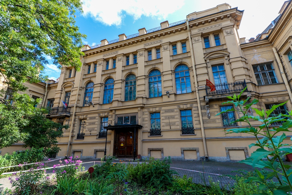 Здание Петровского торгово-коммерческое училища купеческого общества