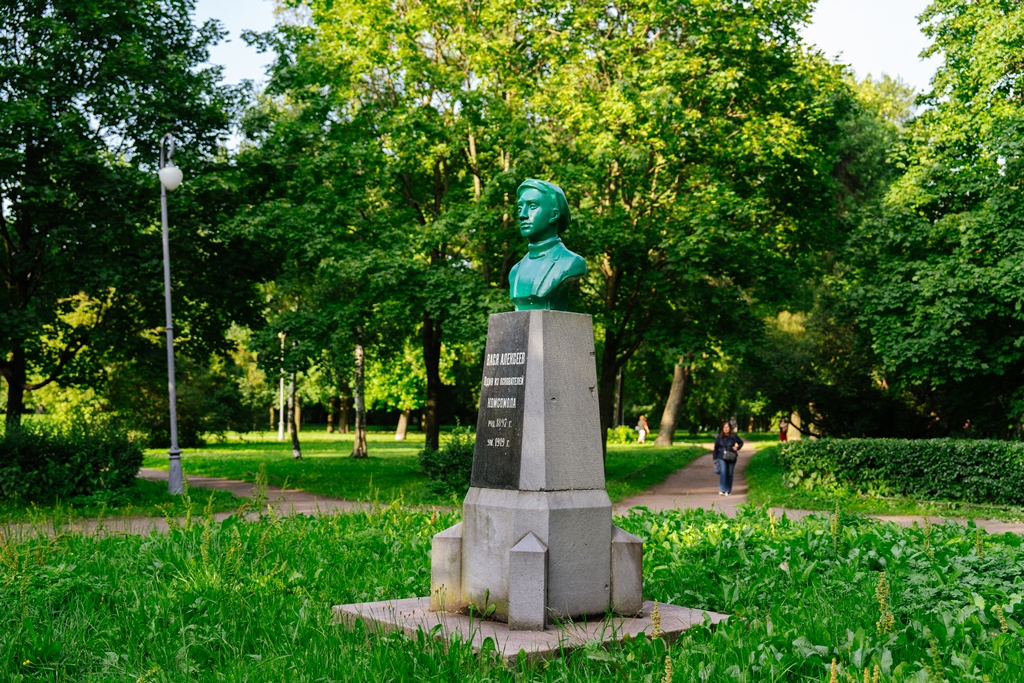 Церковь святителя Николая Чудотворца и св. мученицы царицы Александры