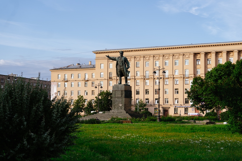 Церковь святителя Николая Чудотворца и св. мученицы царицы Александры