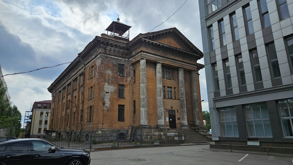 Церковь святителя Николая Чудотворца и св. мученицы царицы Александры