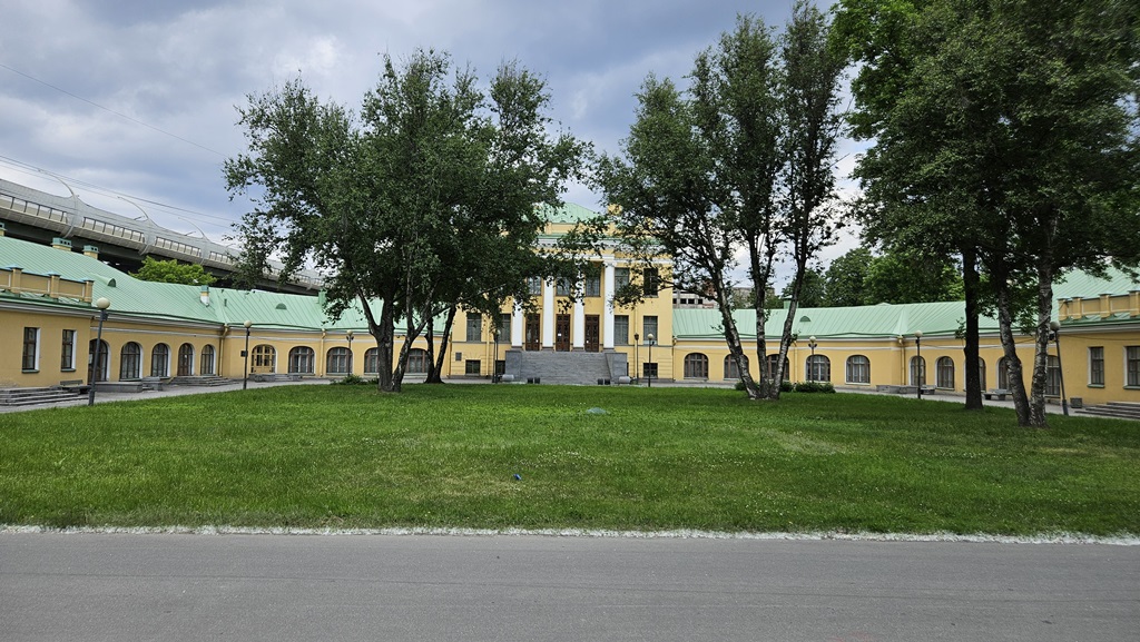 Церковь святителя Николая Чудотворца и св. мученицы царицы Александры