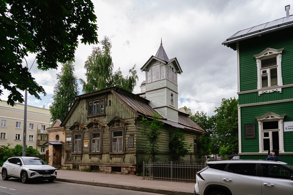 Дом контр-адмирала П.Ф.Анжу с флигелем