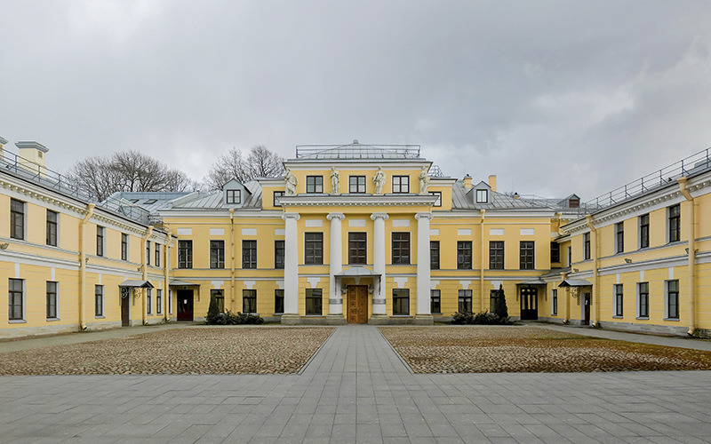 Дворец графов Бобринских