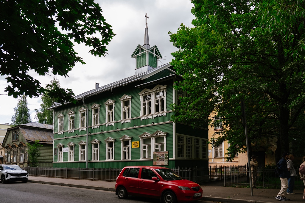 Дом контр-адмирала П.Ф.Анжу с флигелем