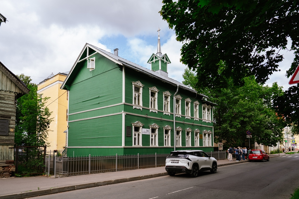 Дом контр-адмирала П.Ф.Анжу с флигелем