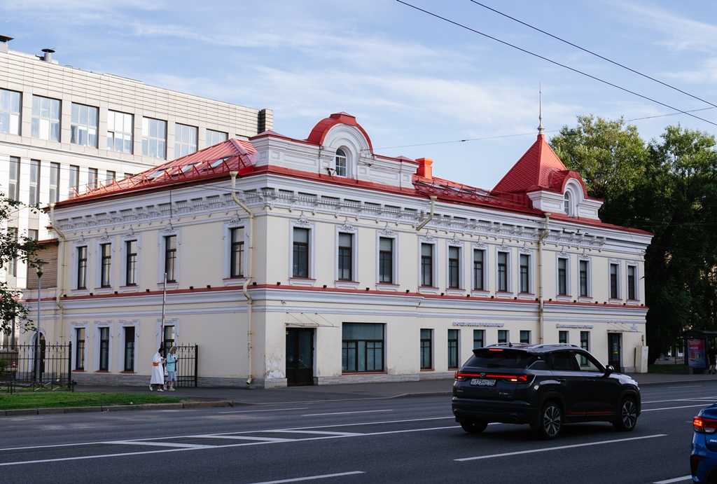 Церковь святителя Николая Чудотворца и св. мученицы царицы Александры