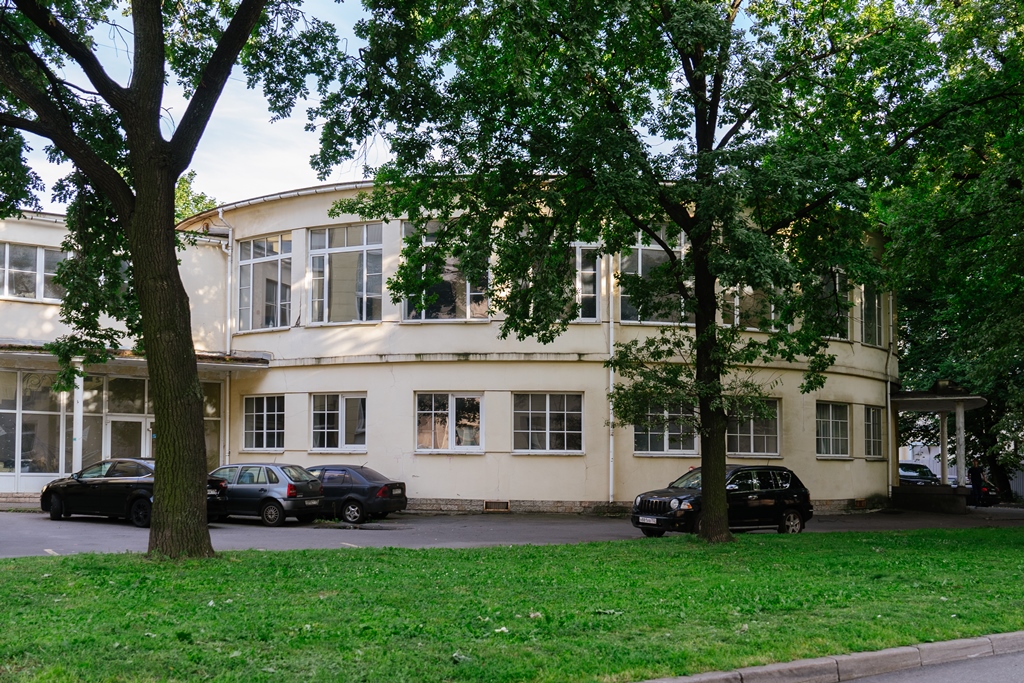 Церковь святителя Николая Чудотворца и св. мученицы царицы Александры