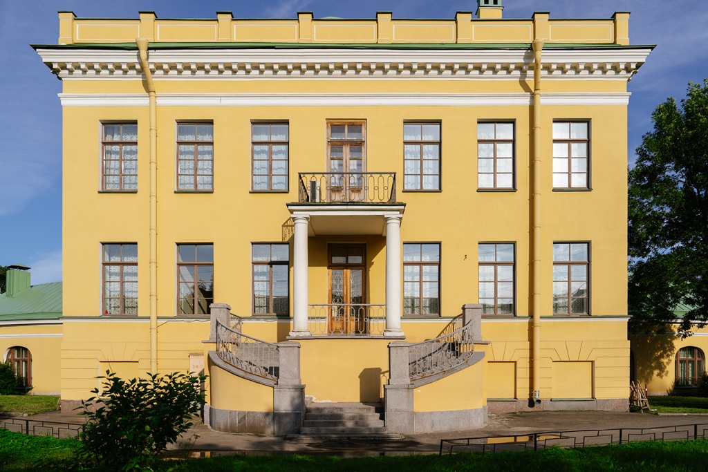 Церковь святителя Николая Чудотворца и св. мученицы царицы Александры
