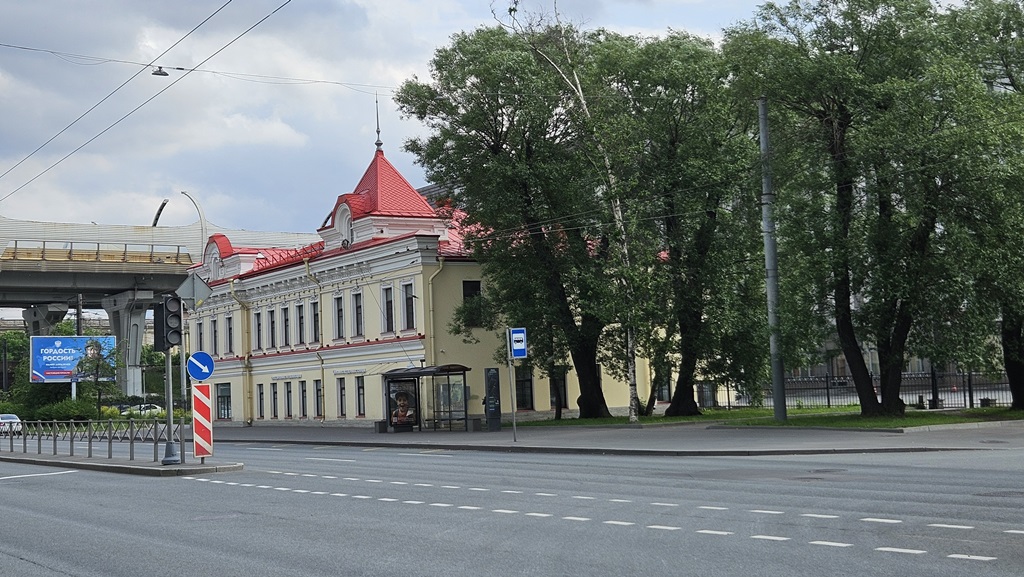 Церковь святителя Николая Чудотворца и св. мученицы царицы Александры