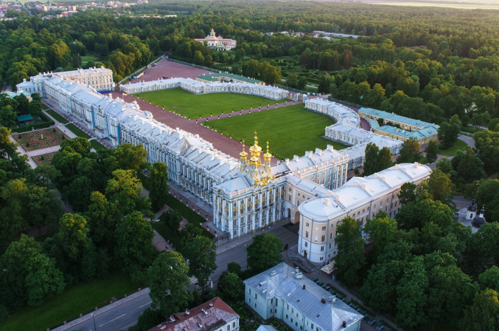 Екатерининский дворец в г. Пушкине (Царском Селе).jpg