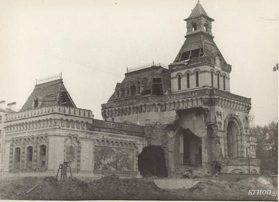 Суворовский музей, повреждённый в период Великой Отечественной войны.jpg