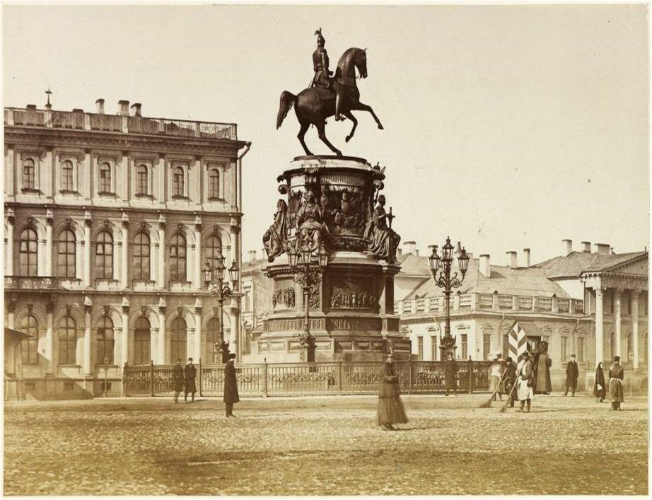 Памятник Николаю I. Фото 1870-х гг..jpg